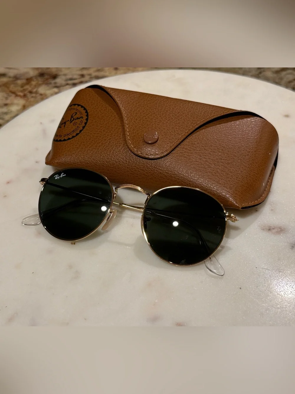 Ray-Ban Round Metal Sunglasses in Gold with Dark Green Lenses and Brown Case